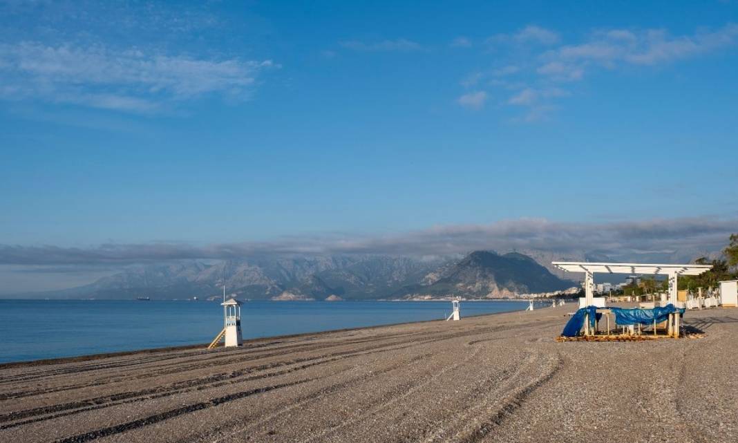 "Sonbaharda Denize Girilir mi?" Sorusunun Yanıtı Antalya'da! 5